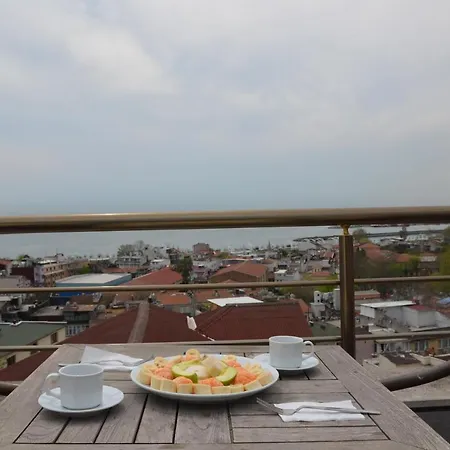 The Reina 3* Istanbul