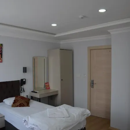 The Reina Hotel