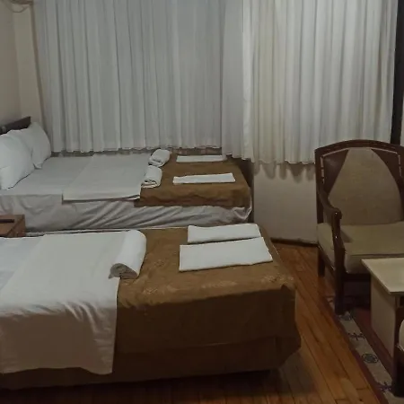 Aparthotel Reyna *