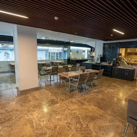 Hotell Business Life 4*