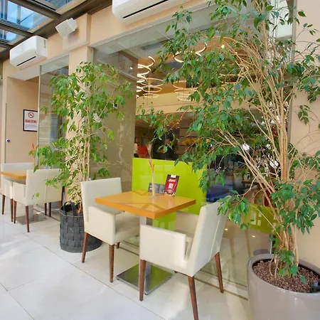 Ramada By Wyndham Taksim Otel 4*