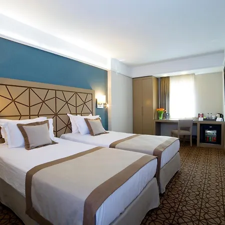 Ramada By Wyndham Taksim Otel