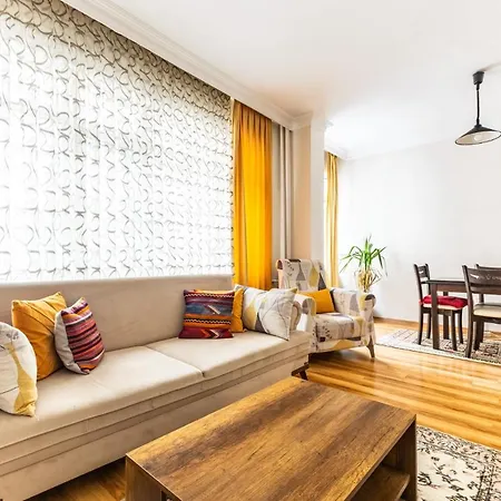 Spacious Flat 10 Min To Dolmabahce Palace アパート *