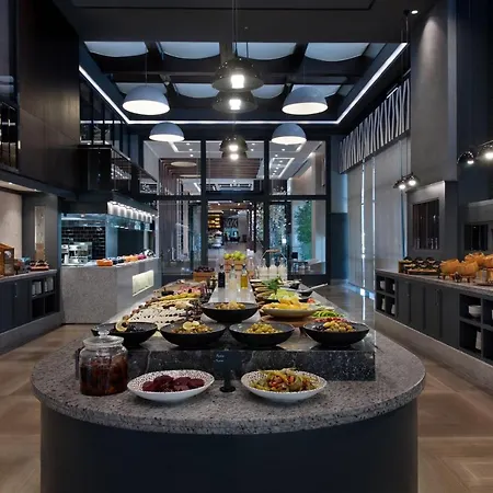 Sheraton Center 5*