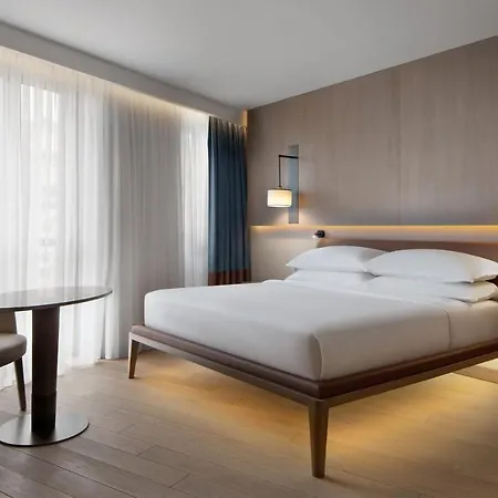 Sheraton Center 5*
