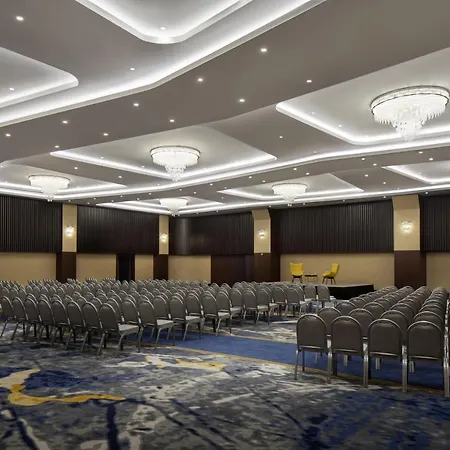 Отель Sheraton Center
