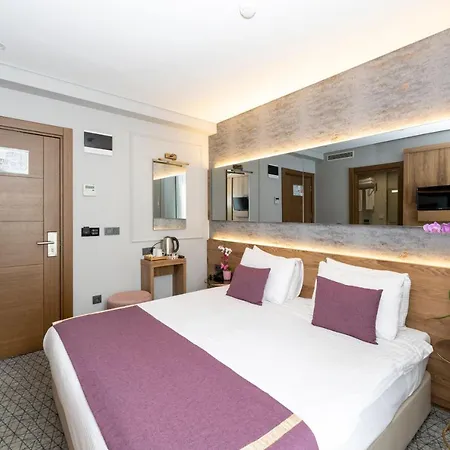Отель Graziella Gold 4*