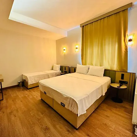 Royal Hotel