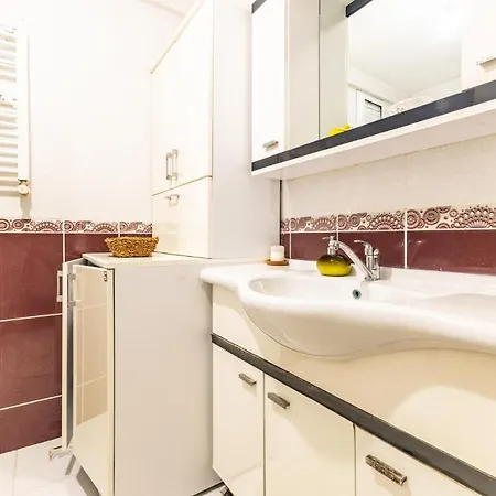 アパート Spacious Flat 10 Min To Dolmabahce Palace イスタンブール