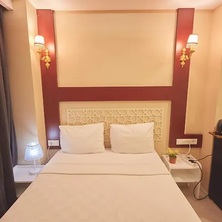 Albatros Hagia Sophia Hotell 3*