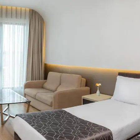 Elm Aparthotel 2*