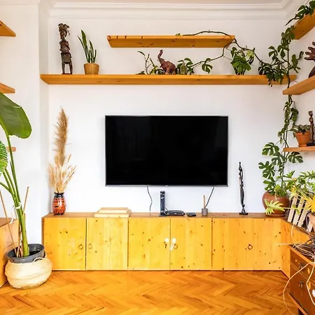 アパート Flat W Balcony 10 Min To Toy Museum And Marmaray イスタンブール
