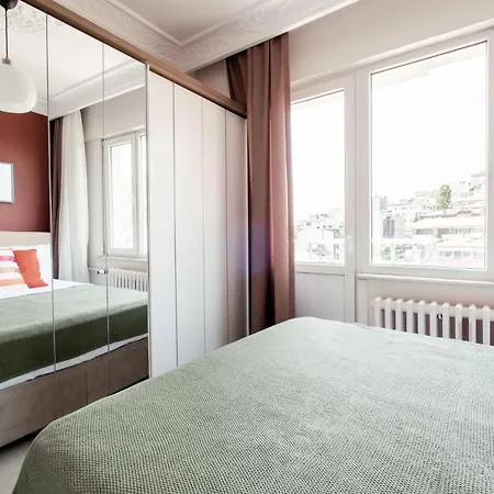 Sea View Flat W Balcony 5 Min To Dolmabahce Palace * イスタンブール