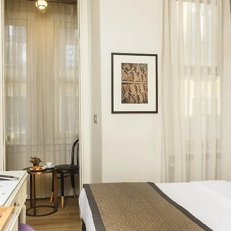 Отель Meroddi Galata Mansion Стамбул