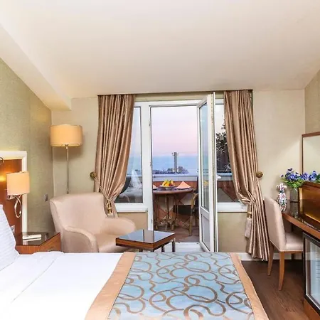Otel Grand Yavuz Sultanahmet 4*