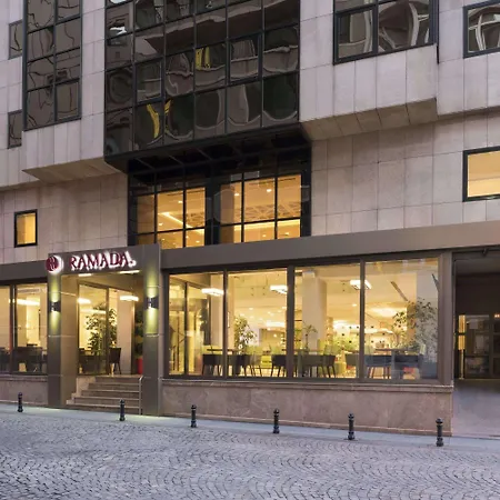Ramada By Wyndham Taksim 4*