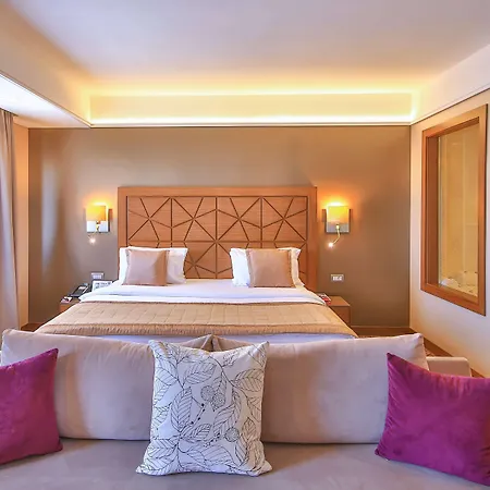 Otel Ramada By Wyndham Taksim 4*