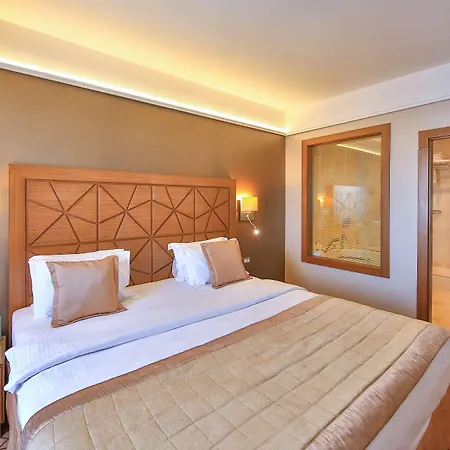 Ramada By Wyndham Taksim Otel 4*