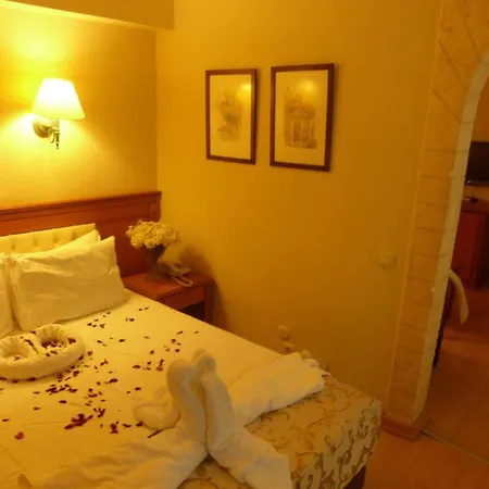 Prestige Old City 3*