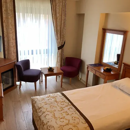 Prestige Old City 3*