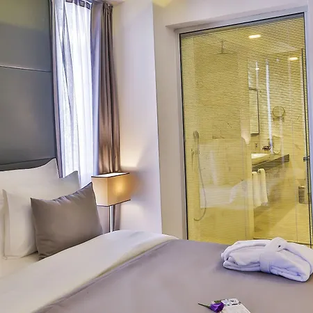 Business Life Hotell 4*