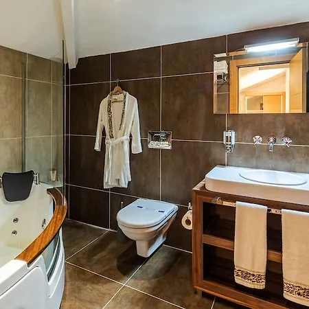 Parkhouse & Hotell 3*