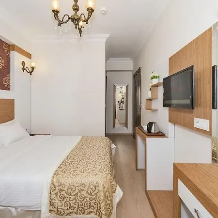 Raimond Istanbul