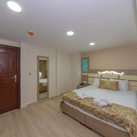 Hotel Raimond 3*