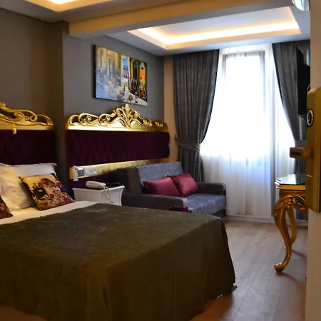 מלון Atlantis Royal 3*