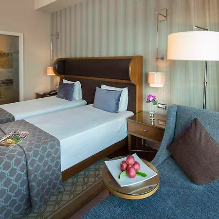 Hotel Titanic Business Kartal
