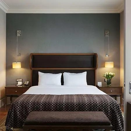 Titanic Business Kartal Hotel 5*