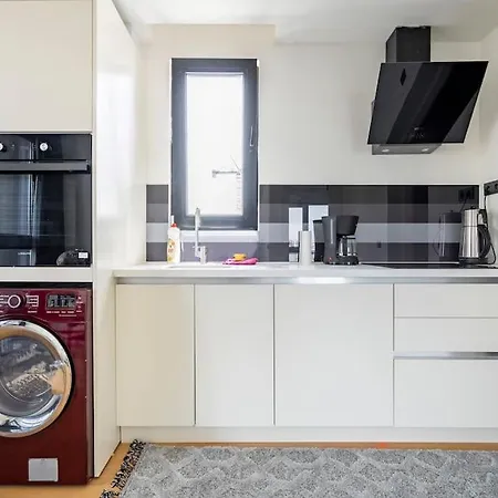 Upscale With Top-notch Amenities *