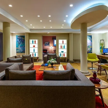 Tomtom Hotel 5*