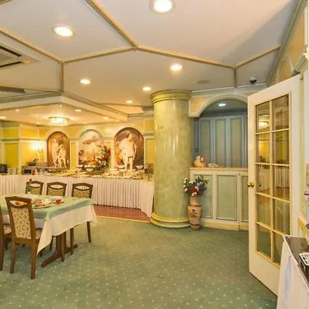 Hotel Samir Deluxe 4*