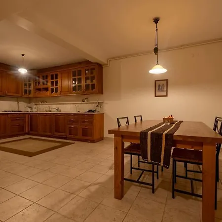 Terrace Triplex In Peninsula *