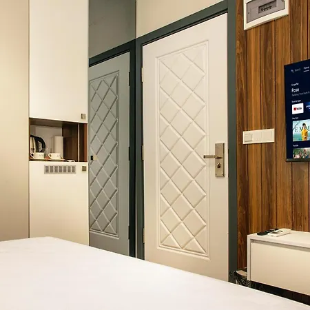 La Mia Otel