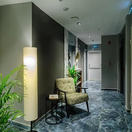 La Mia Otel *