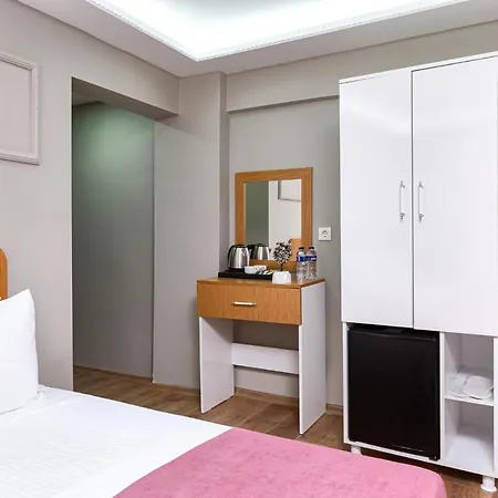 Ria Boutique 4*