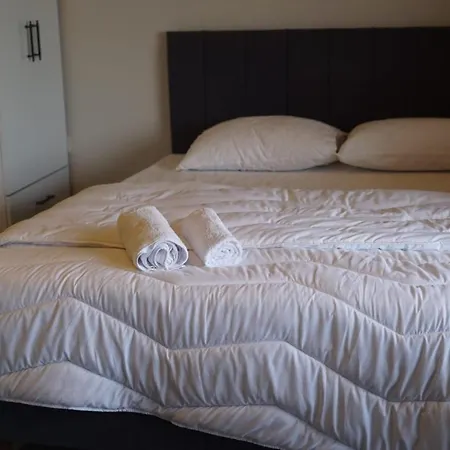 Yali Hotell