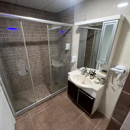 Saray Vip Apart Otel *