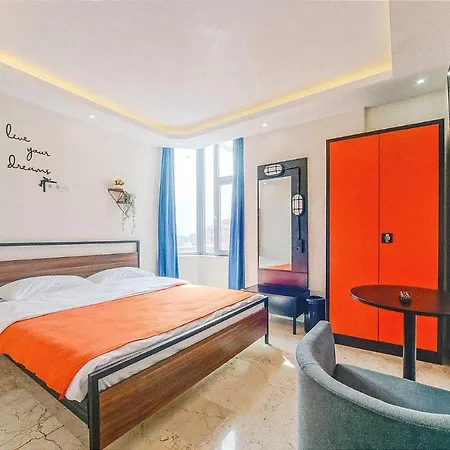 Manu Startup House