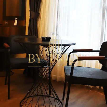 By Trio Hotel