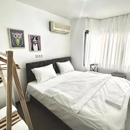 Noya Capsule hotel *