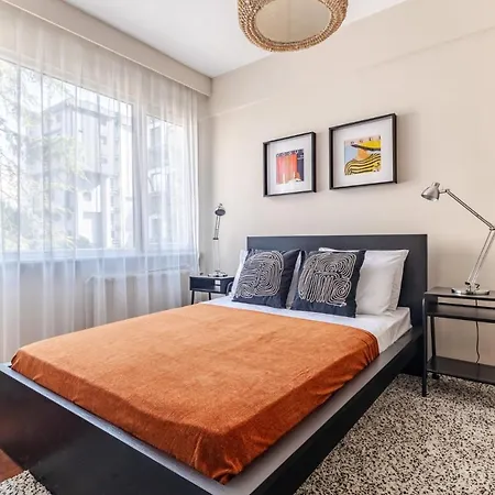 Spacious Flat W Balcony 3 Min To Bagdat Ave Istanbul