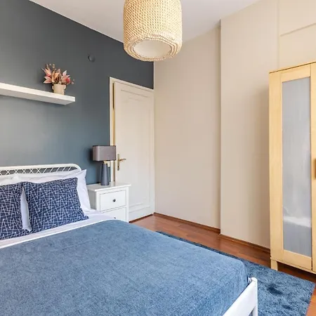 Spacious Flat W Balcony 3 Min To Bagdat Ave Istanbul