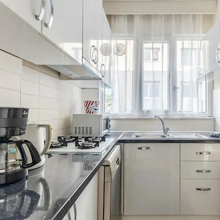 Lägenhet Spacious Flat W Balcony 3 Min To Bagdat Ave *
