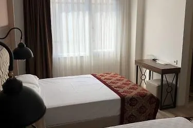 The Reina Hotel