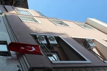 The Reina Hotel 3*
