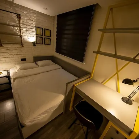 Aparthotel Ava Center *