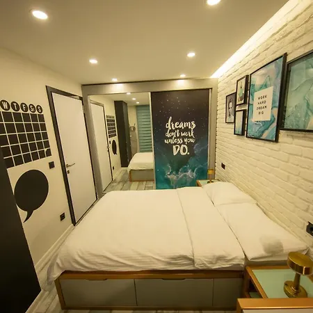 Ava Center Aparthotel *